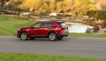 Toyota RAV4 Limited Hybrid 2018 года (NA)
